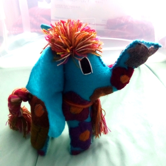 Stuff embroidery handmade elephant ( Box JK ) - Picture 1 of 5